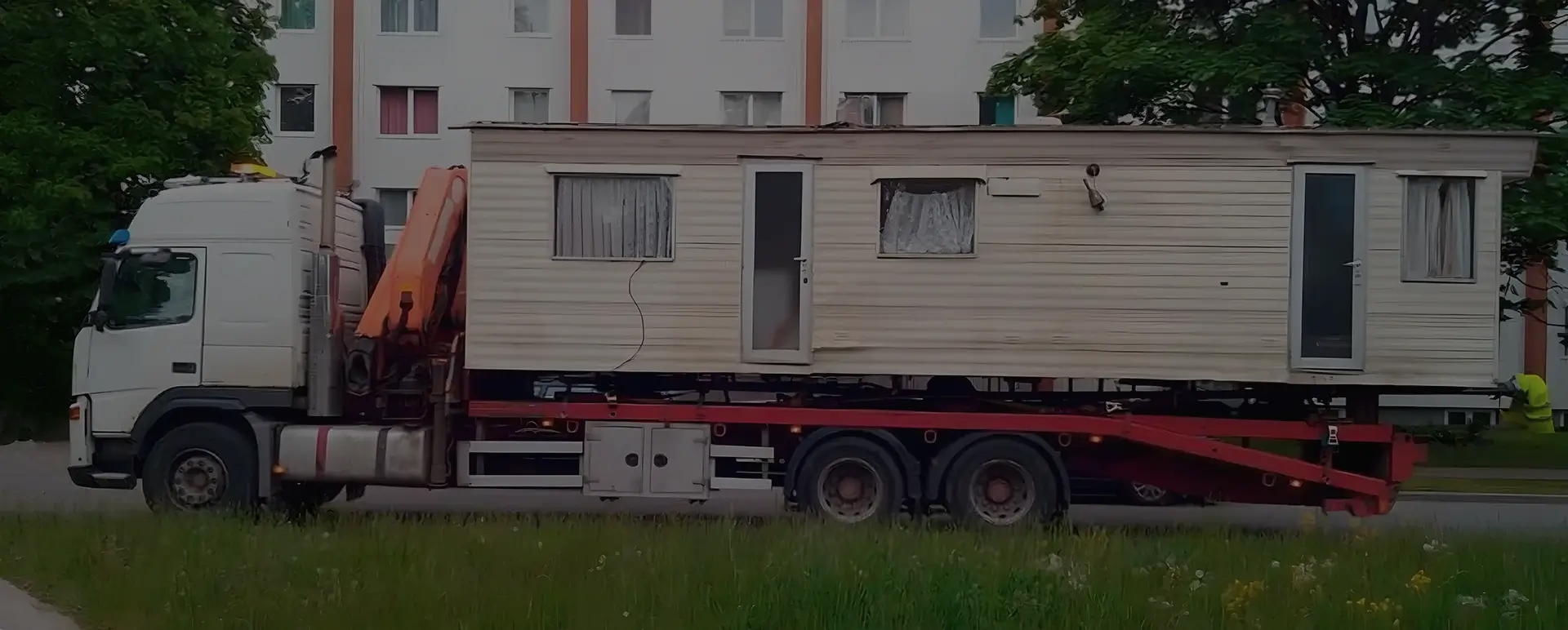 Получить онлайн цены на доставку низким тралом дом вагона в слободе Большая Мартыновка (Южный округ - Ростовская область) на сайте самостоятельно